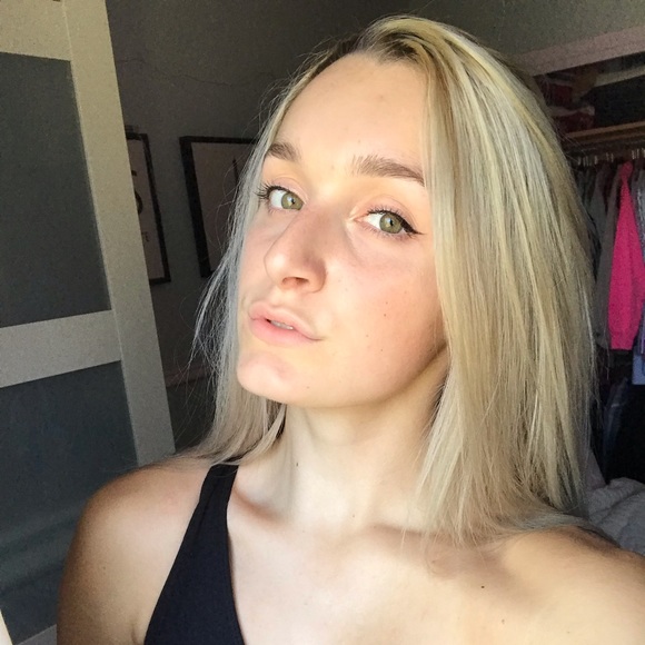 Meet your Posher, Abby - Picture 1 of 1